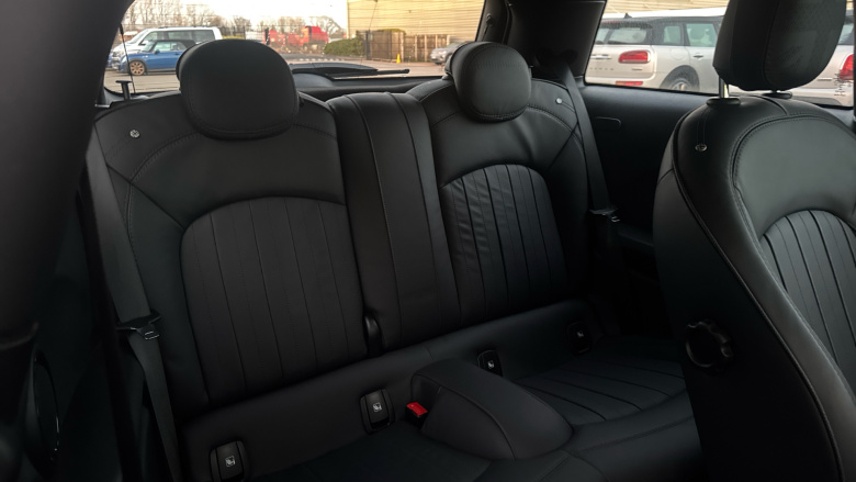 MINI Hatchback 1.5 Cooper Exclusive 3dr Auto Petrol Hatchback